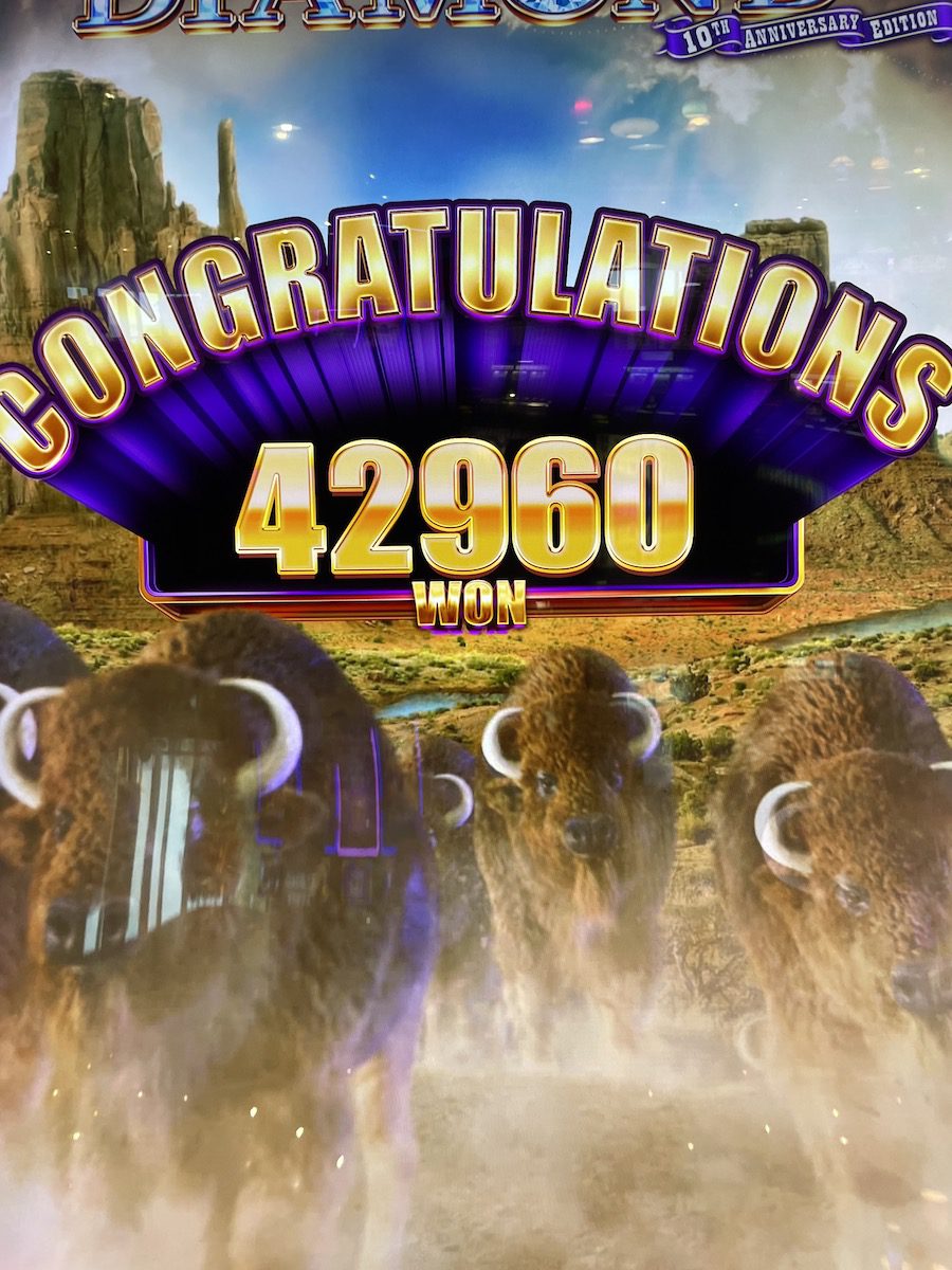 Minor win during jackpot on Buffalo