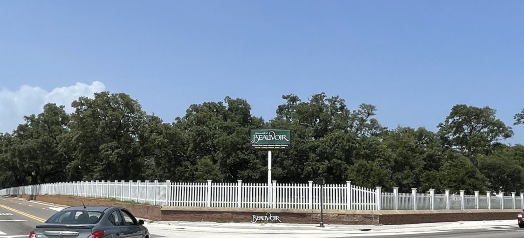 Beauvoir sign the Jefferson Davis Home