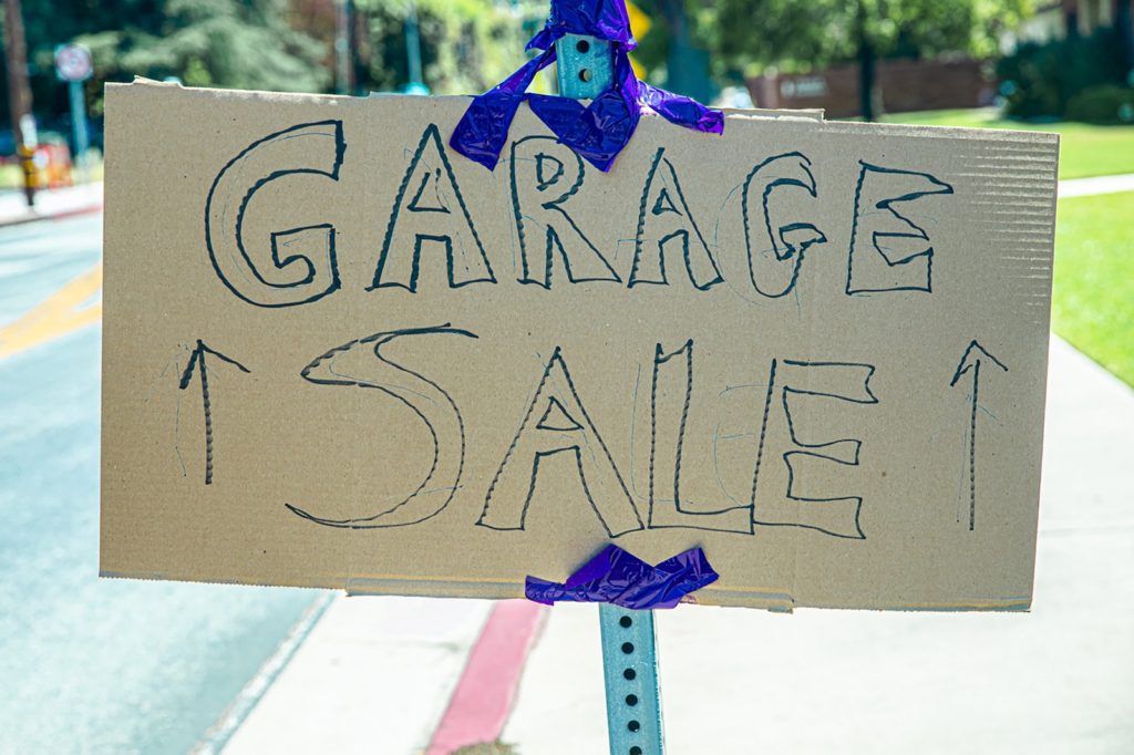 Garage sale sign