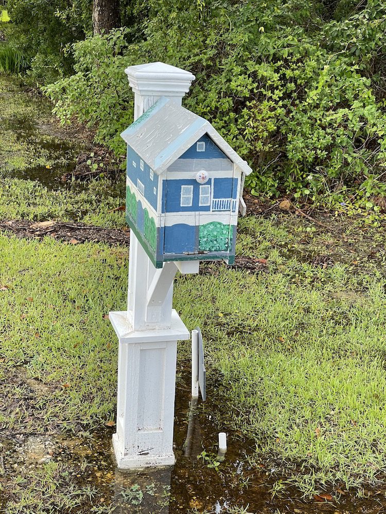 little house mailbox