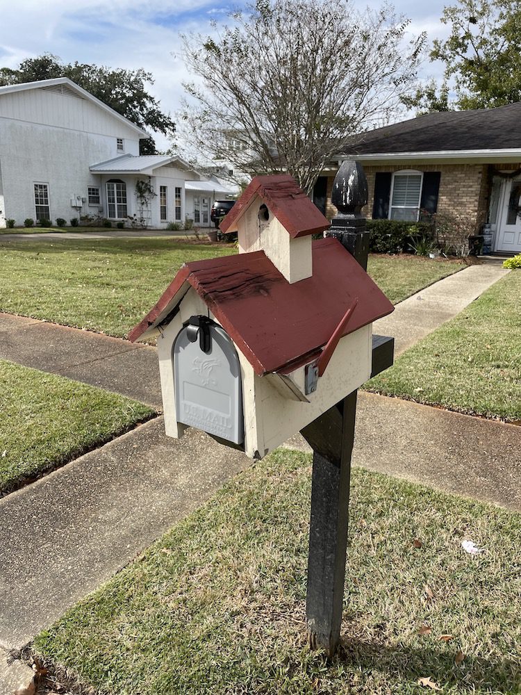 birdhouse mailbox