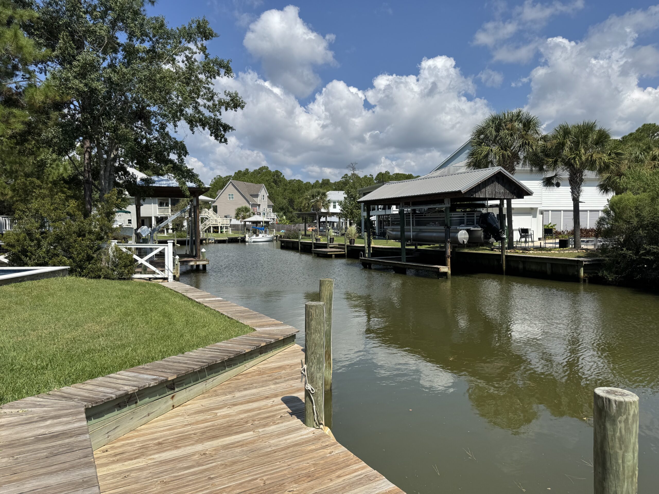 House on the water requires flood insurance
